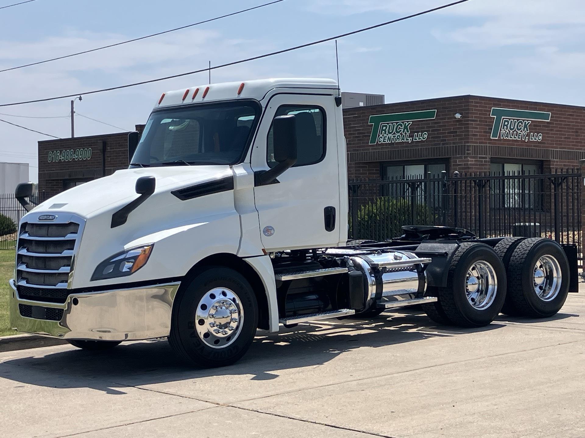 2019 Freightliner Cascadia 126