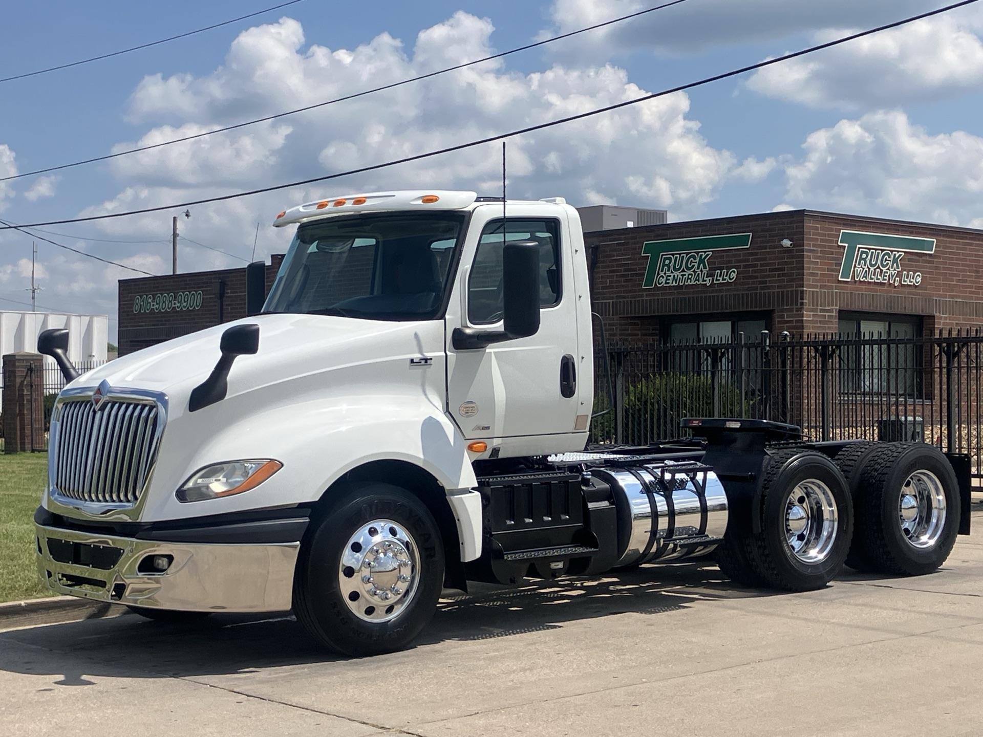 2018 International LT625