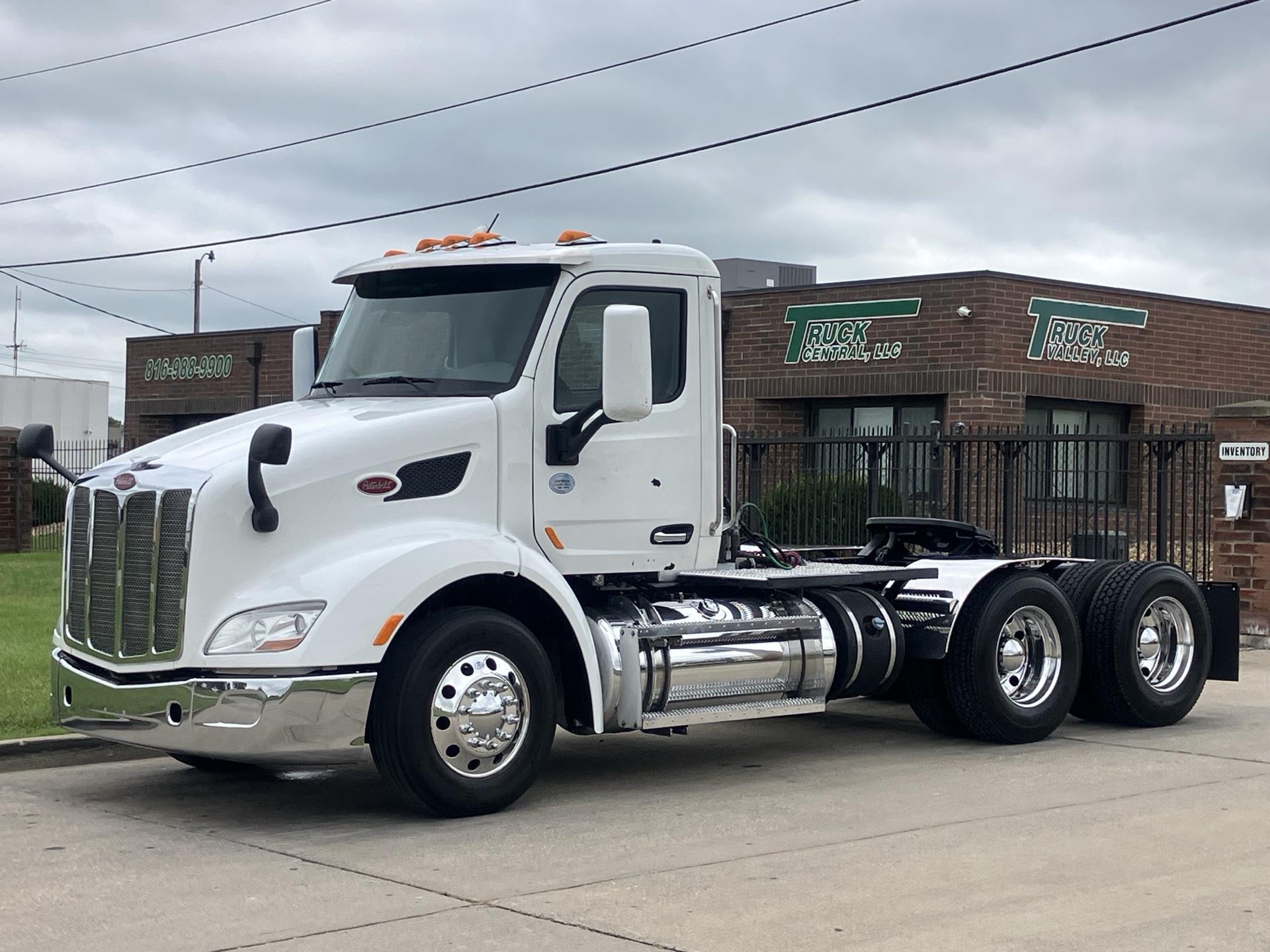 2017 Peterbilt 579