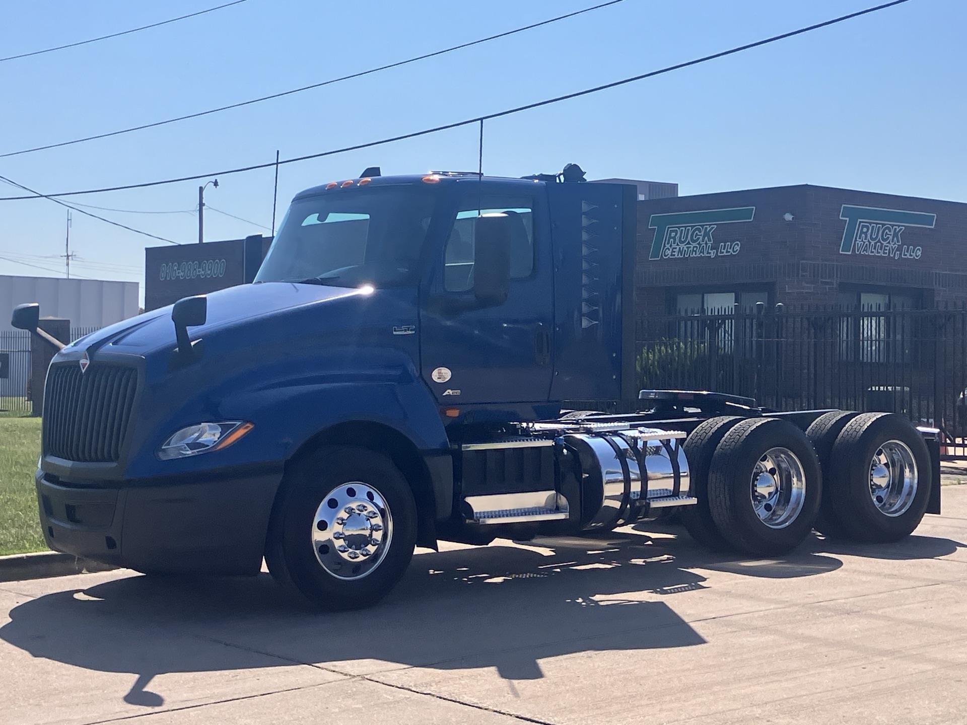 2021 International LT625