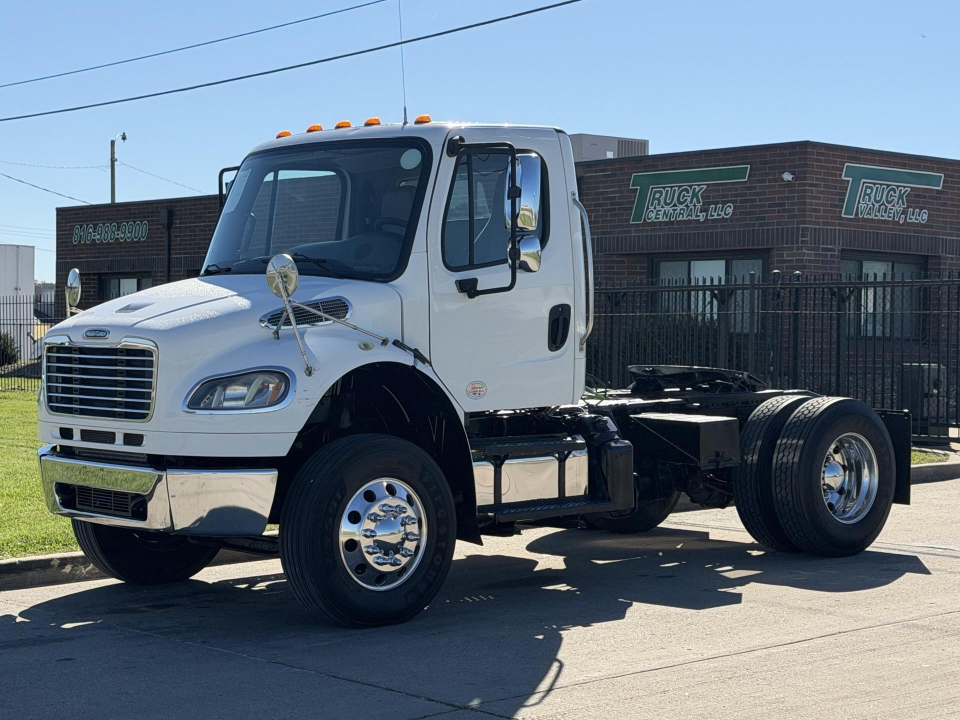 2016 Freightliner M2 106