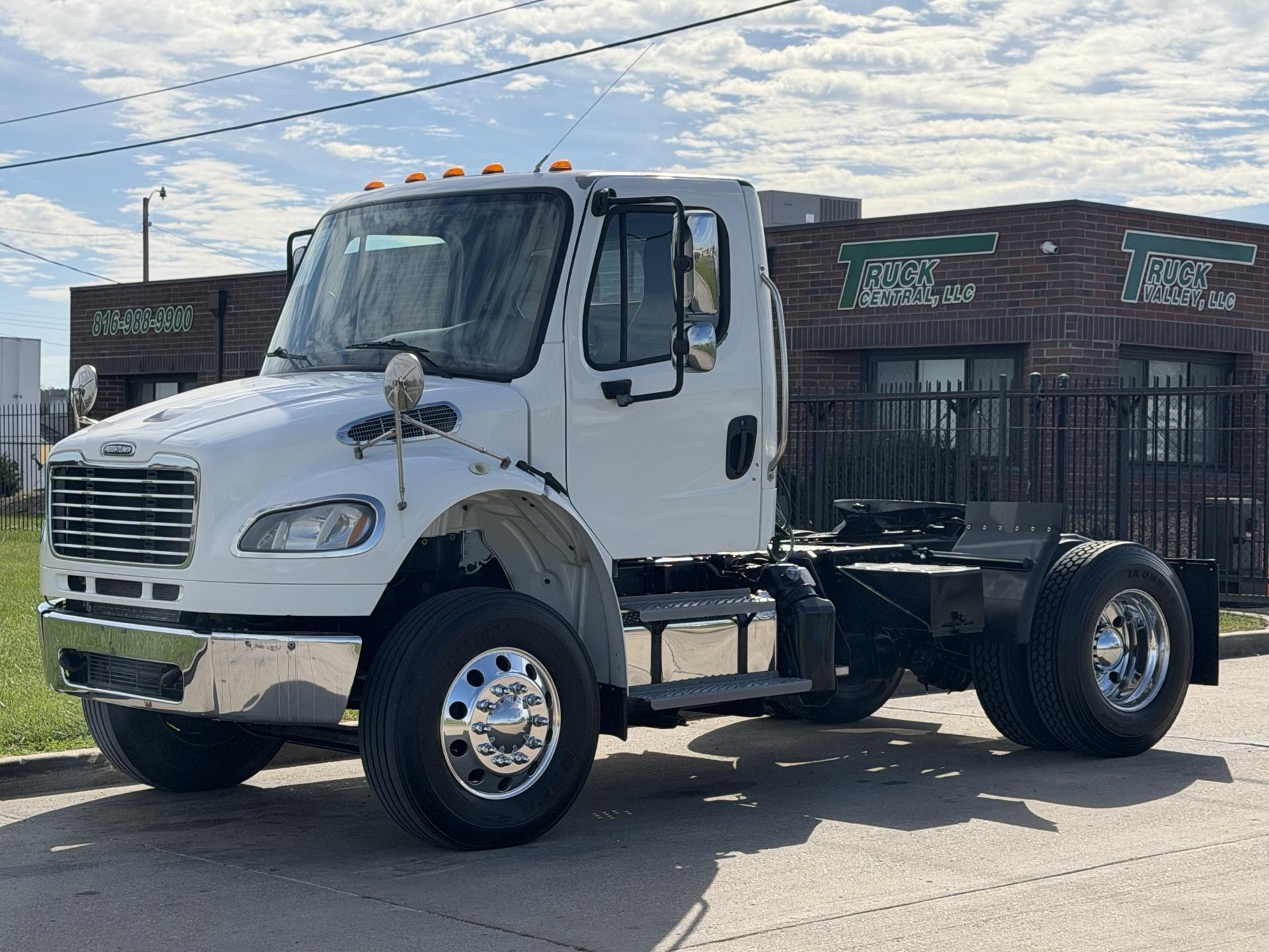 2016 Freightliner M2 106