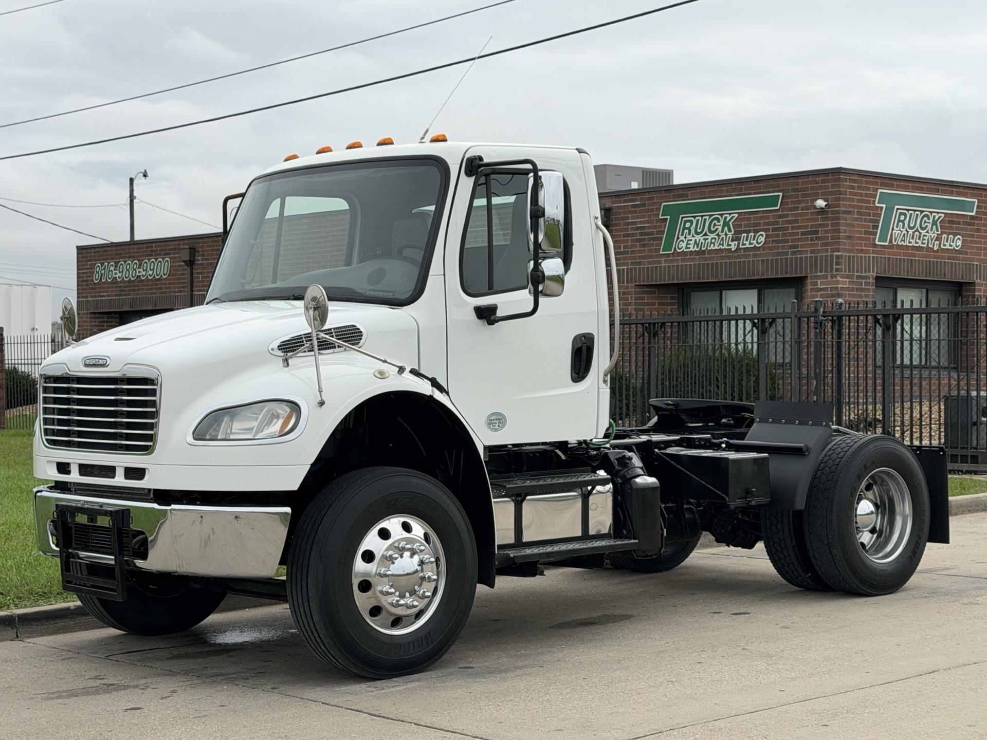 2016 Freightliner M2 106