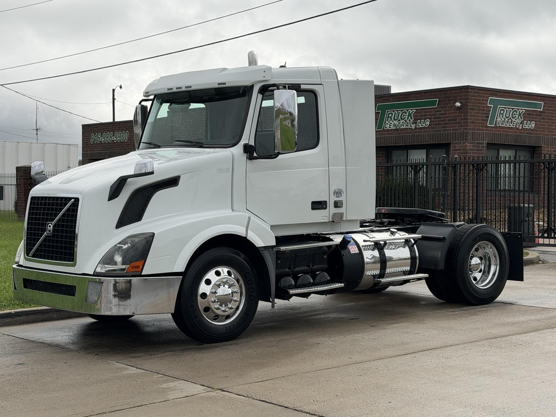 2018 Volvo VNL42T300