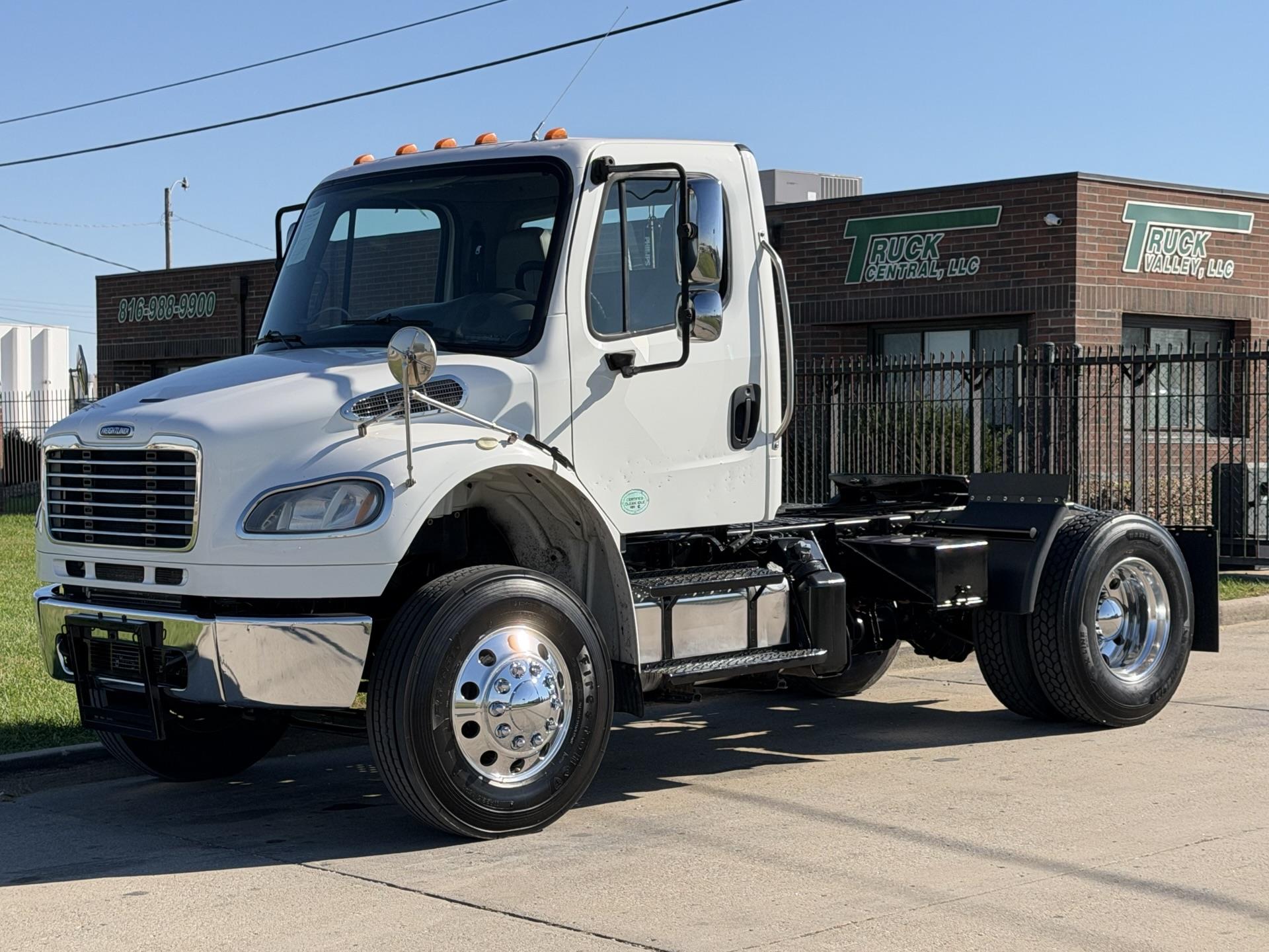 2016 Freightliner M2 106