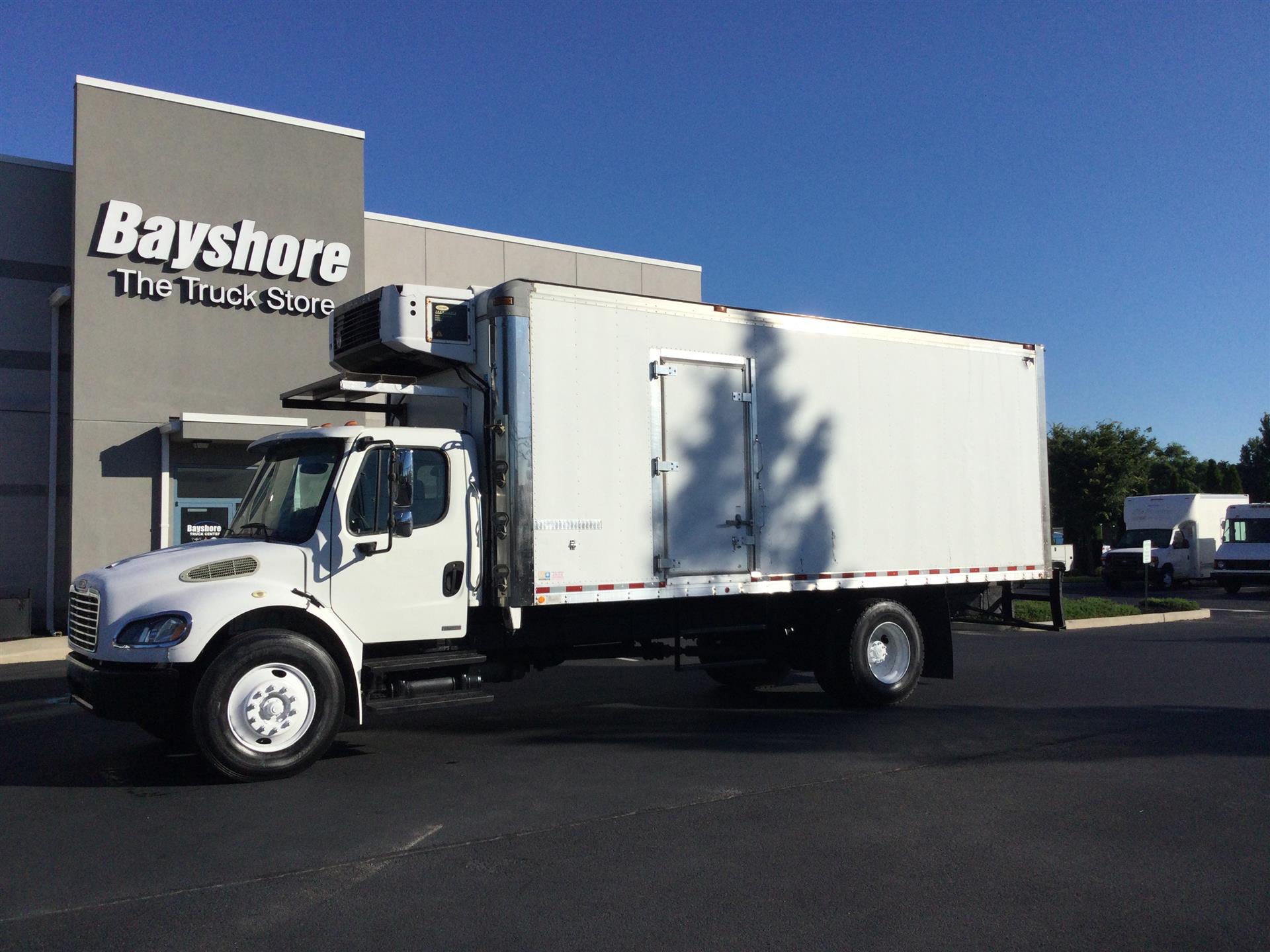 FREIGHTLINER Box Van Trucks For Sale