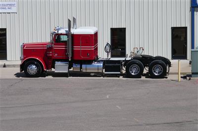 2020 Peterbilt 389