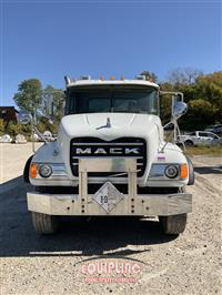 2002 Mack CV713