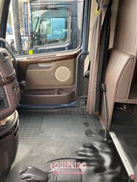 2014 VOLVO TRUCK VNL