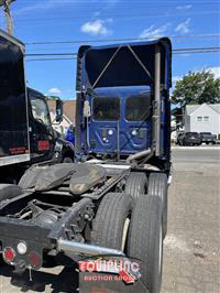 2015 Freightliner CA125DC