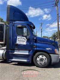 2015 Freightliner CA125DC