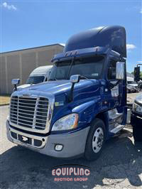 2015 Freightliner CA125DC