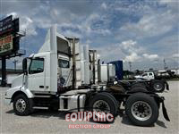 2013 VOLVO TRUCK VNM