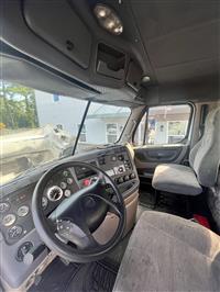 2011 Freightliner CASCADIA