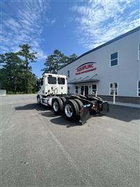 2011 Freightliner CASCADIA