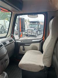 2014 Volvo VHD