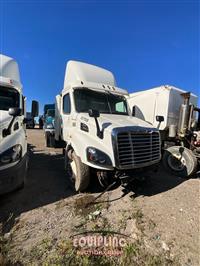 2015 Freightliner Cascadia CA113SLP