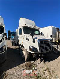 2015 Freightliner Cascadia CA113SLP