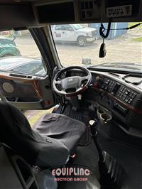 2006 VOLVO TRUCK VNL770