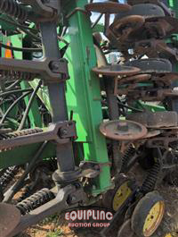 1997 John Deere 1850 & JOHN DEERE 787 SEED CAR