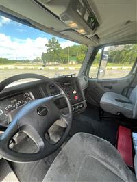 2011 Freightliner M2