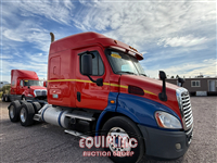 2017 Freightliner Cascadia CA113SLP