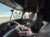 2017 Freightliner Cascadia CA113SLP