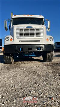 2002 Freightliner FL112