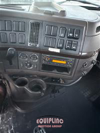 2013 VOLVO TRUCK VNL