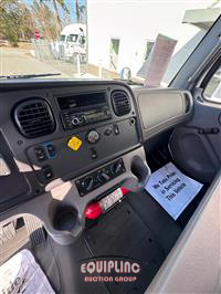2016 Freightliner Business Class M2