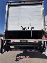 2016 Freightliner Business Class M2