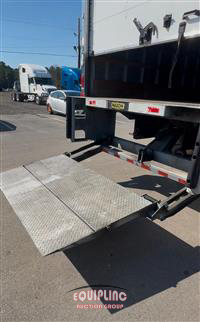2016 Freightliner Business Class M2