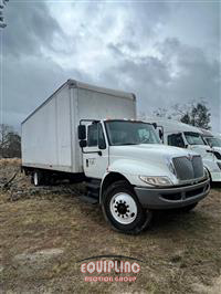 2018 International 4300 26FT BOX TRUCK