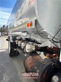 1999 Kenworth T300 FUEL TRUCK