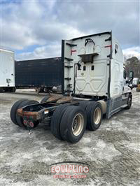 2015 Freightliner CASCADIA