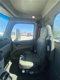 2018 Peterbilt 579 Day Cab