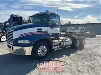 2015 Mack CXU-613