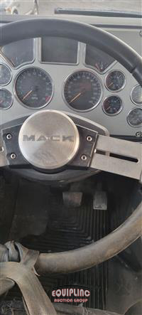 2017 Mack CXU613
