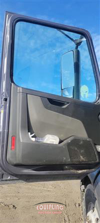 2020 Volvo VNL760