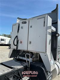 2015 VOLVO TRUCK VNL