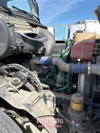 2015 VOLVO TRUCK VNL