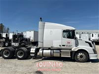 2015 VOLVO TRUCK VNL