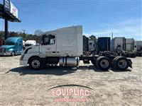 2015 VOLVO TRUCK VNL