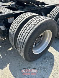 2015 VOLVO TRUCK VNL