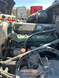 2015 VOLVO TRUCK VNL