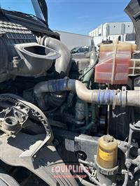 2015 VOLVO TRUCK VNL