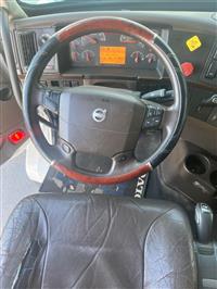 2017 Volvo VNL