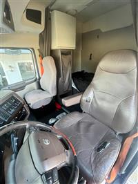2017 Volvo VNL