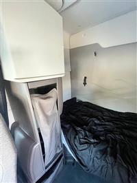 2017 Volvo VNL