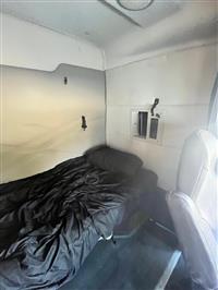 2017 Volvo VNL